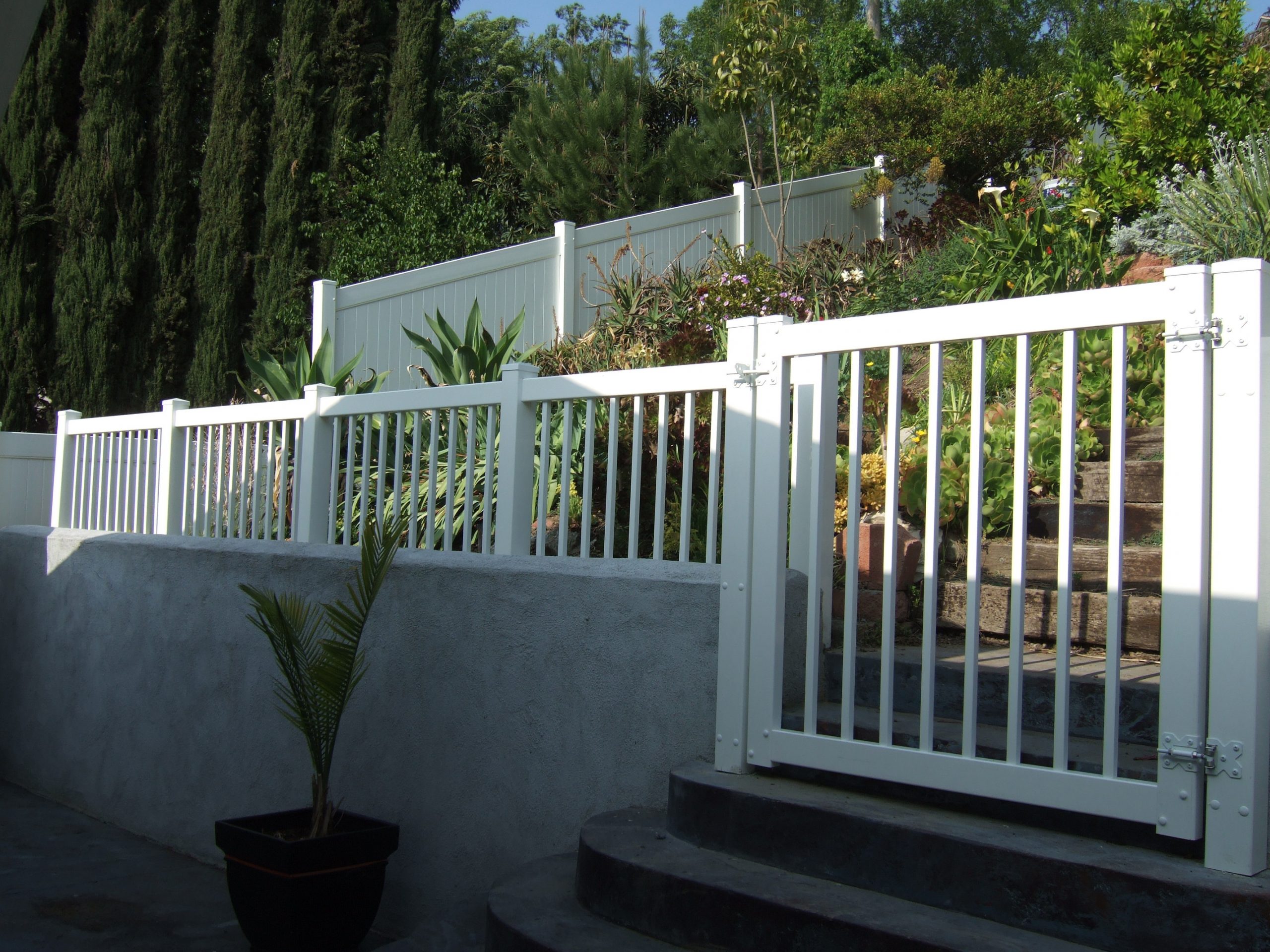 Vinyl Perimeter Fence