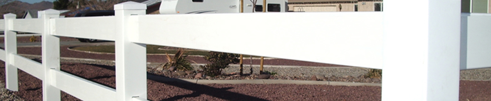 Should You Choose Vinyl Fencing Over Wood Fencing