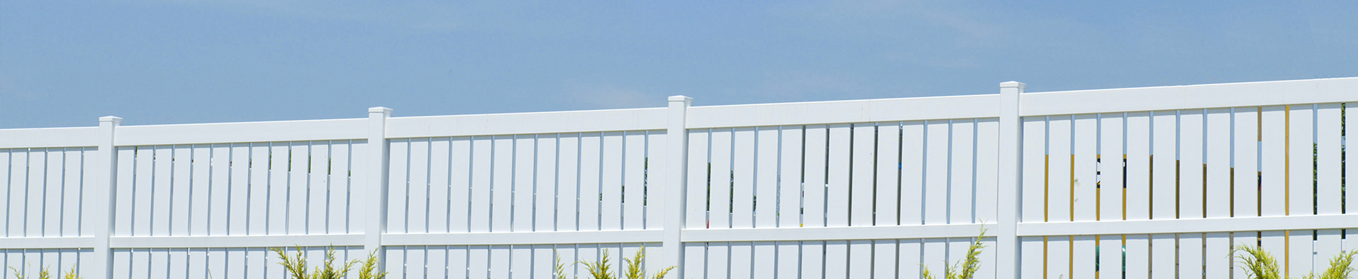 Duramax Semi-privacy Vinyl Fences: a Perfect Blend of Elegance and Security