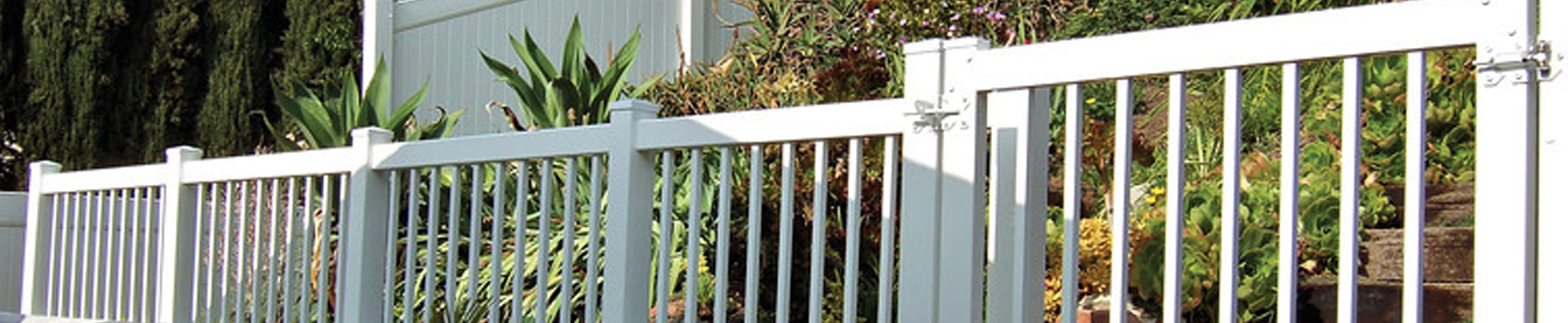 Installing vinyl privacy or semi-privacy fence from Duramax – Enjoy seclusion as per your requirement