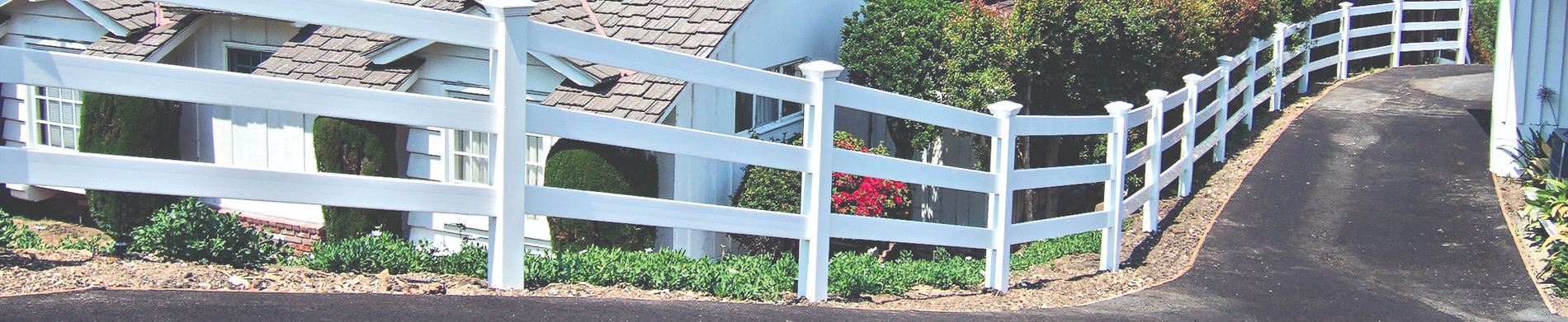 High-quality vinyl Ranch Rail fence from Duramax – Certified fences made of 100% virgin vinyl