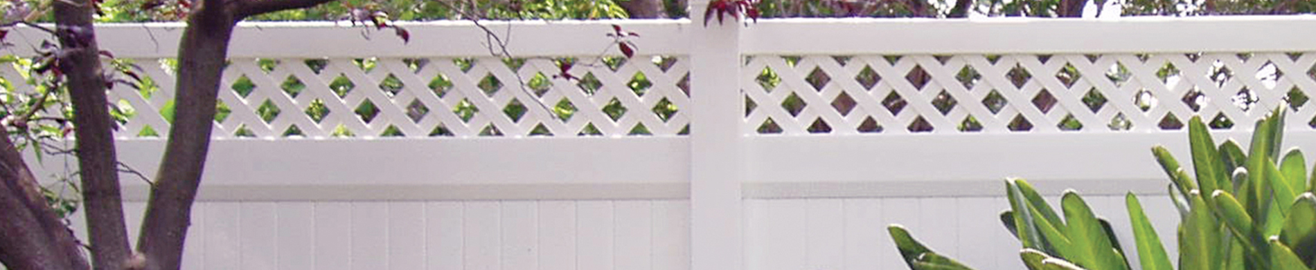 Yuan installed a white vinyl fence from Duramax around his property