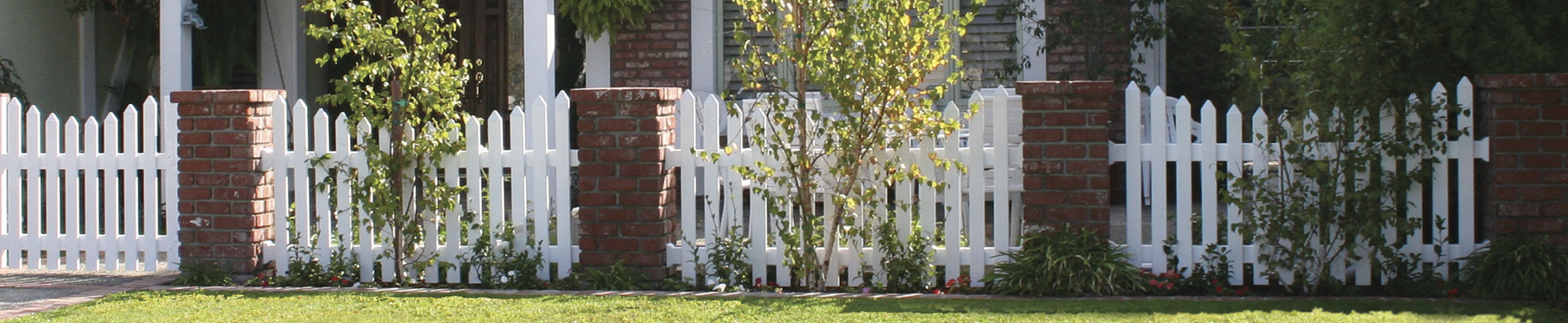 Buy traditional vinyl fencing for your ancestral property