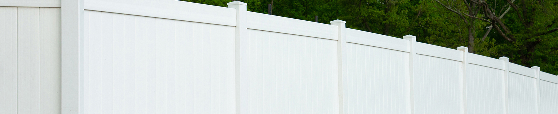 A Detailed Guide on Vinyl Privacy Fence Colors for Your Property