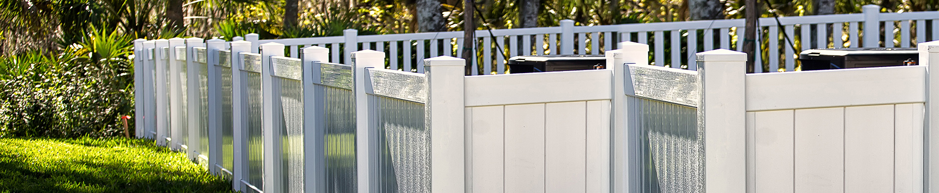 Vinyl fence gate