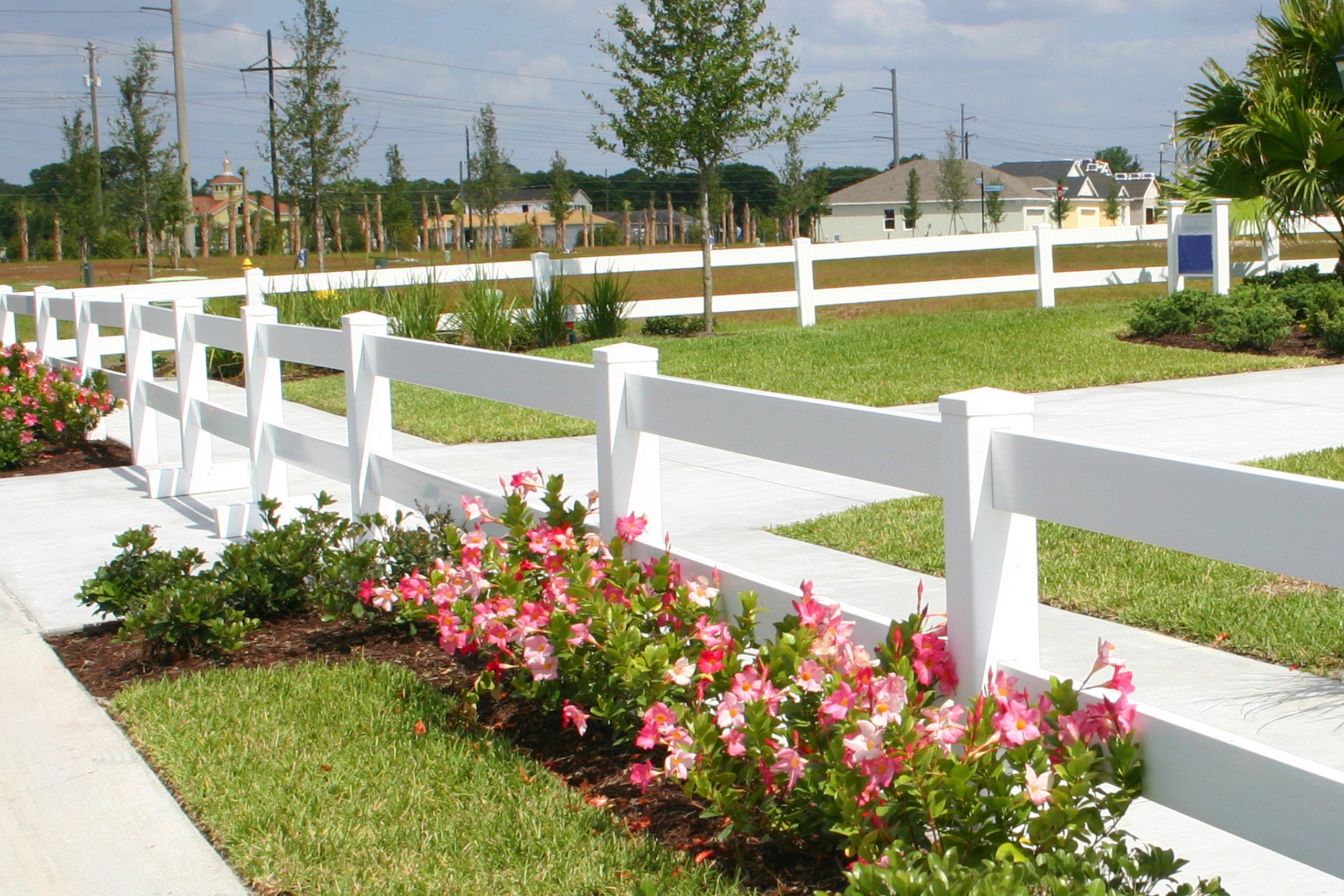 Benefits of Pocket Rail Vinyl Fences: Affordable and Practical