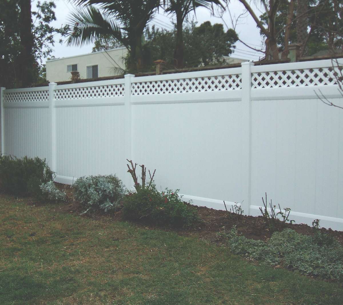 How The Right Manufacturer Makes Vinyl Fencing A Profitable Investment? Reasons Explained
