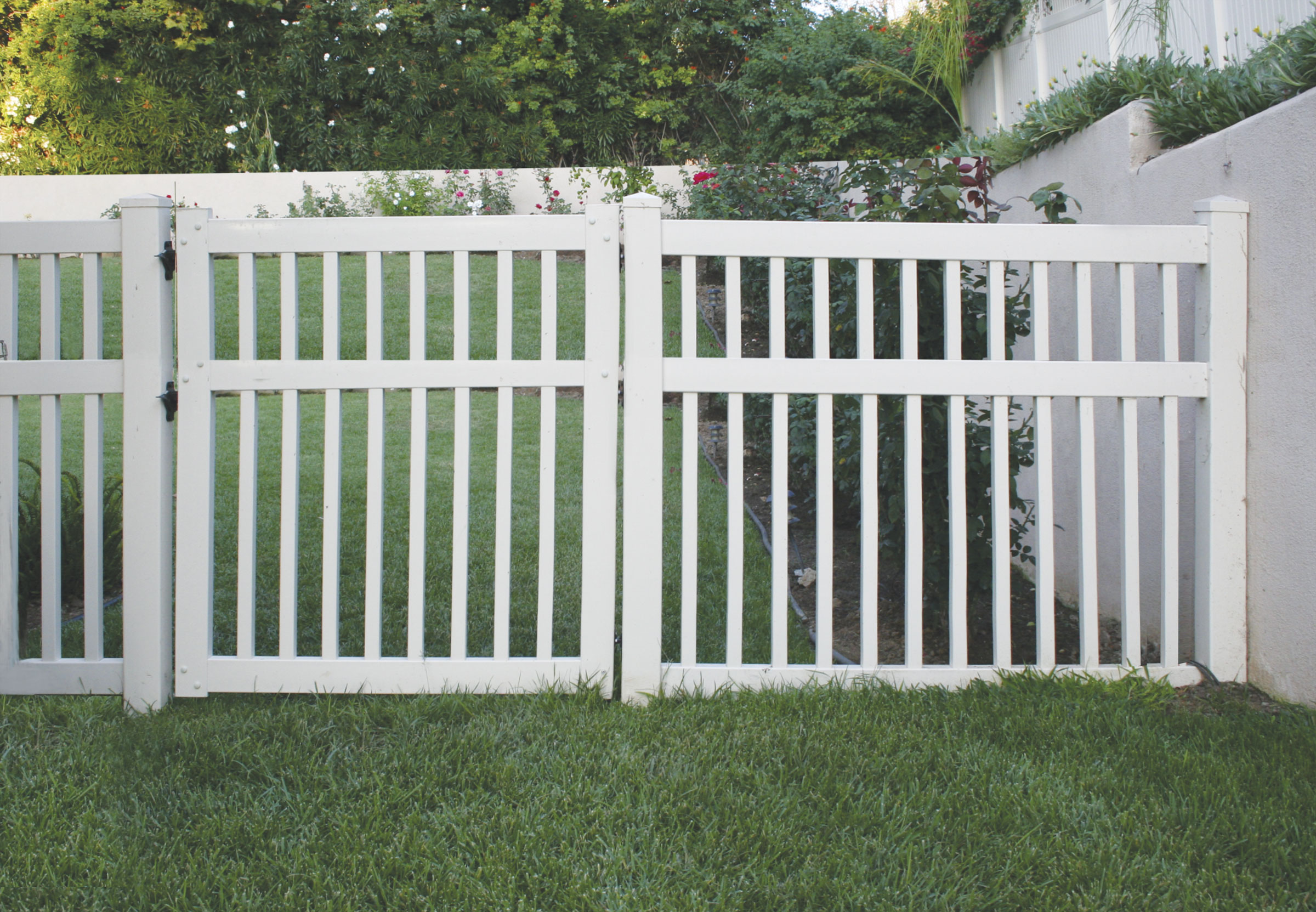 Vinyl Fence Calculator: Save Time and Money Before You Buy